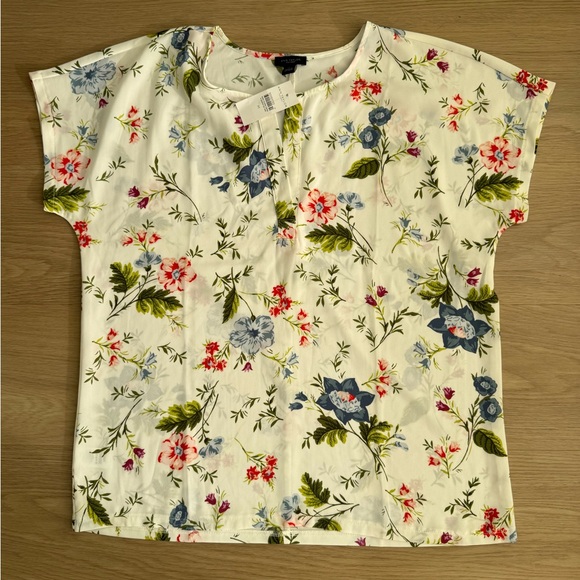 Ann Taylor Factory Tops - Ann Taylor NWT White with Pink and Blue Flower Blouse medium